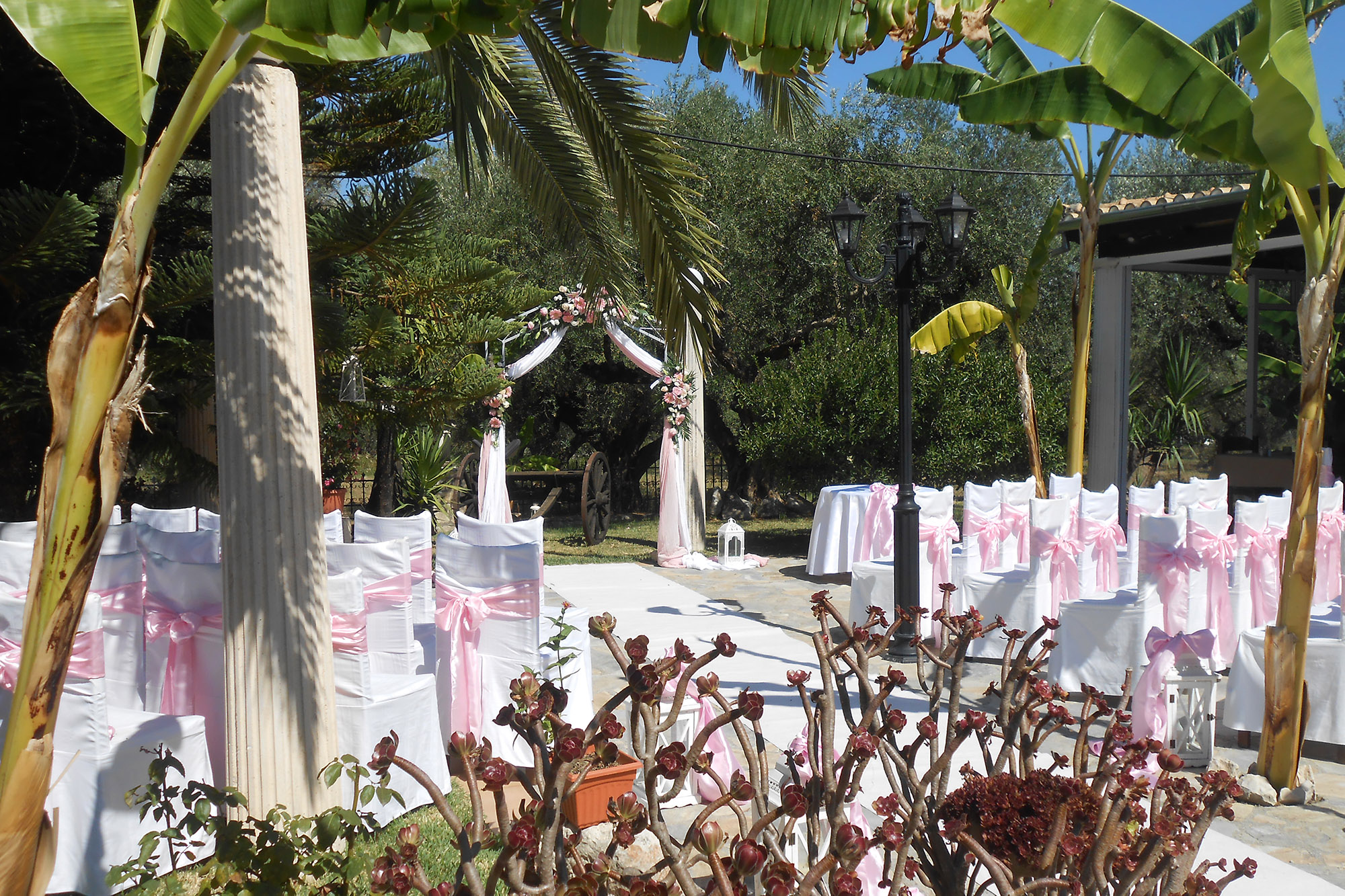 Book your wedding day in Akropolis Restaurant Laganas